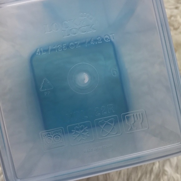 Lock & Lock 4 Piece Set - Picture 4 of 5